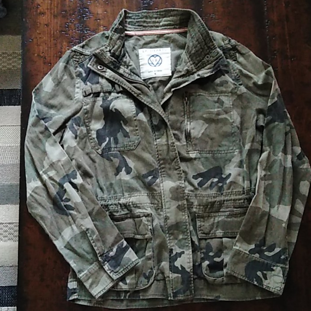 LA HEARTS women camo jacket.